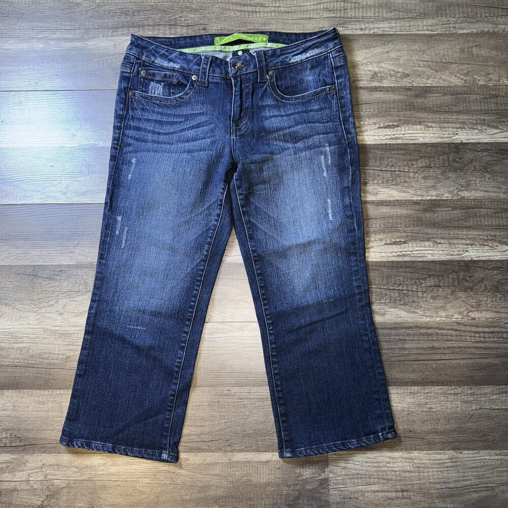 Refuge Women's Capri Jeans Crop Medium Wash Distressed Size 7